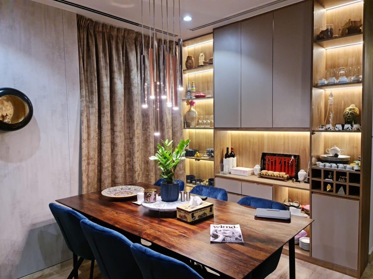 Sleek executive office desk configuration